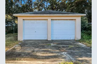 813 E 8th Avenue, New Smyrna Beach, FL 32169 - Photo 4