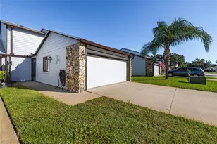 2263 Deerwood Dr, New Smyrna Beach, FL 32168 - Photo 2