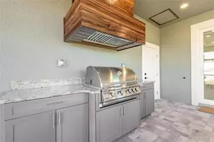 704 Skylane Cir, Edgewater, FL 32132 - Photo 22