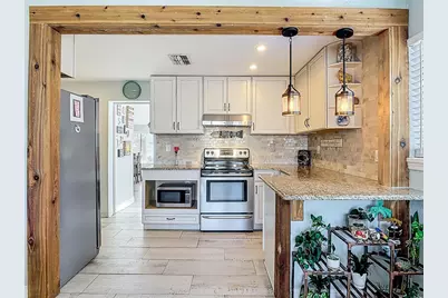 829 E 9th Avenue, New Smyrna Beach, FL 32169 - Photo 14