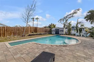 831 E 21st Ave, New Smyrna Beach, FL 32169 - Photo 2