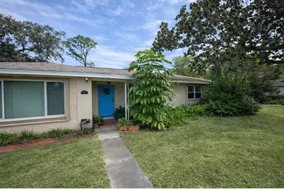 321 Roslyn Avenue, New Smyrna Beach, FL 32168 - Photo 1