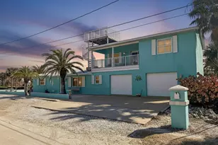 923 Locust St, New Smyrna Beach, FL 32169 - Photo 2