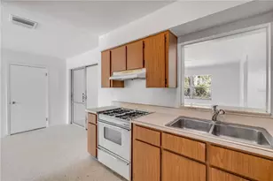 546 Cambridge Cir, South Daytona, FL 32119 - Photo 12