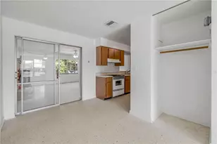 546 Cambridge Cir, South Daytona, FL 32119 - Photo 8