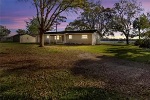 2005 Bayview Dr, New Smyrna Beach, FL 32168 - Photo 1