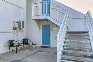 547 N Atlantic Ave, New Smyrna Beach, FL 32169 - Photo 2