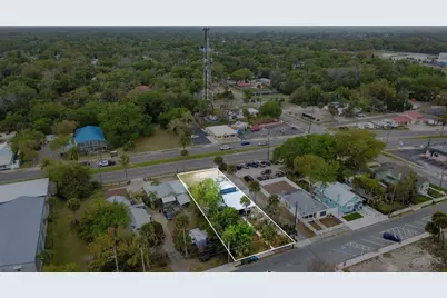 324 N Orange Street, New Smyrna Beach, FL 32168 - Photo 2