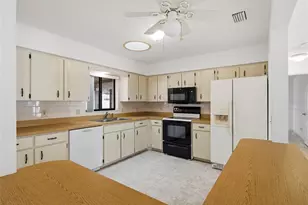 808 E 1st Ave, New Smyrna Beach, FL 32169 - Photo 10