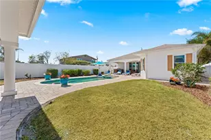 827 E 26th Ave, New Smyrna Beach, FL 32169 - Photo 2