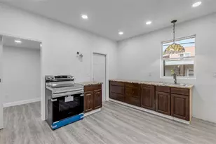 205 N Wild Olive Ave, Daytona Beach, FL 32118 - Photo 12