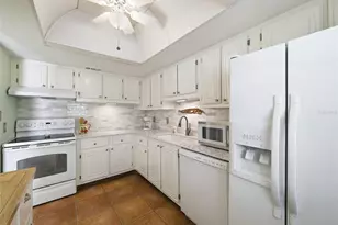 325 N Causeway, New Smyrna Beach, FL 32169 - Photo 8