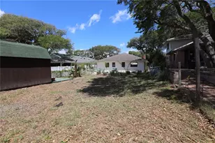 825 E 23rd Ave, New Smyrna Beach, FL 32169 - Photo 40