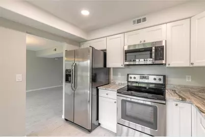 275 Indigo Drive #204, Daytona Beach, FL 32114 - Photo 4