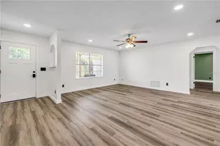 2726 Evergreen Dr, Edgewater, FL 32141 - Photo 10