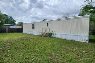 128 Center St, Oak Hill, FL 32759 - Photo 4