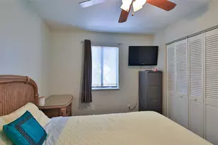 2766 Date Palm Dr, Edgewater, FL 32141 - Photo 14