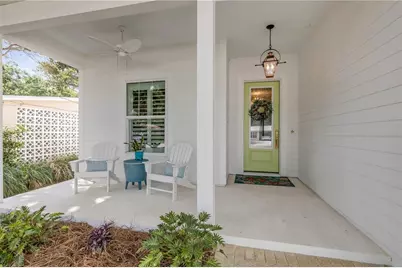 807 E 10th Avenue, New Smyrna Beach, FL 32169 - Photo 2