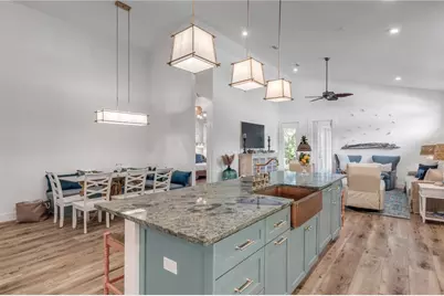 807 E 10th Avenue, New Smyrna Beach, FL 32169 - Photo 12