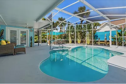 301 N Pine Street, New Smyrna Beach, FL 32169 - Photo 2