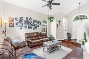 10561 Satinwood Cir, Orlando, FL 32825 - Photo 4