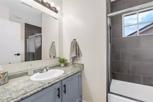 10561 Satinwood Cir, Orlando, FL 32825 - Photo 20