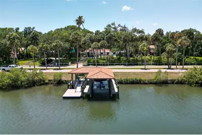 636 N Riverside Drive, New Smyrna Beach, FL 32168 - Photo 4