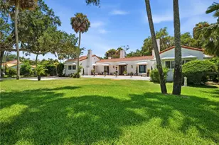 636 N Riverside Dr, New Smyrna Beach, FL 32168 - Photo 2