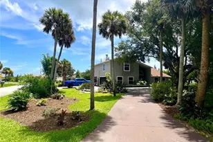 1 Harris Cir, Edgewater, FL 32141 - Photo 4