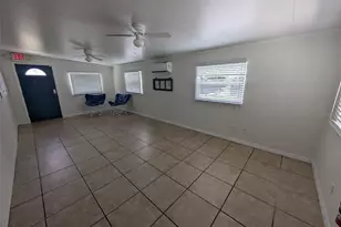 321-B W Pennsylvania Ave, Deland, FL 32720 - Photo 12