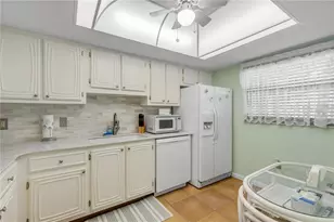 325 N Causeway, New Smyrna Beach, FL 32169 - Photo 10