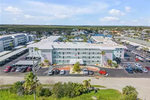 325 N Causeway, New Smyrna Beach, FL 32169 - Photo 2