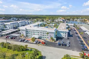 325 N Causeway, New Smyrna Beach, FL 32169 - Photo 4