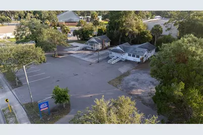 1042 N Dixie Freeway, New Smyrna Beach, FL 32168 - Photo 6