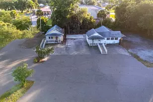 1042 N Dixie Fwy, New Smyrna Beach, FL 32168 - Photo 2