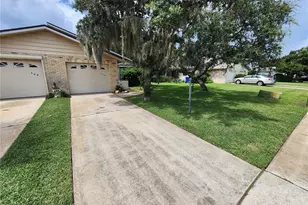 322 Paradise Ln, Edgewater, FL 32132 - Photo 2
