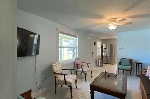 910 Lake Ave, Edgewater, FL 32132 - Photo 6