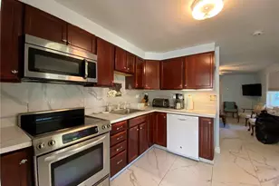 910 Lake Ave, Edgewater, FL 32132 - Photo 10