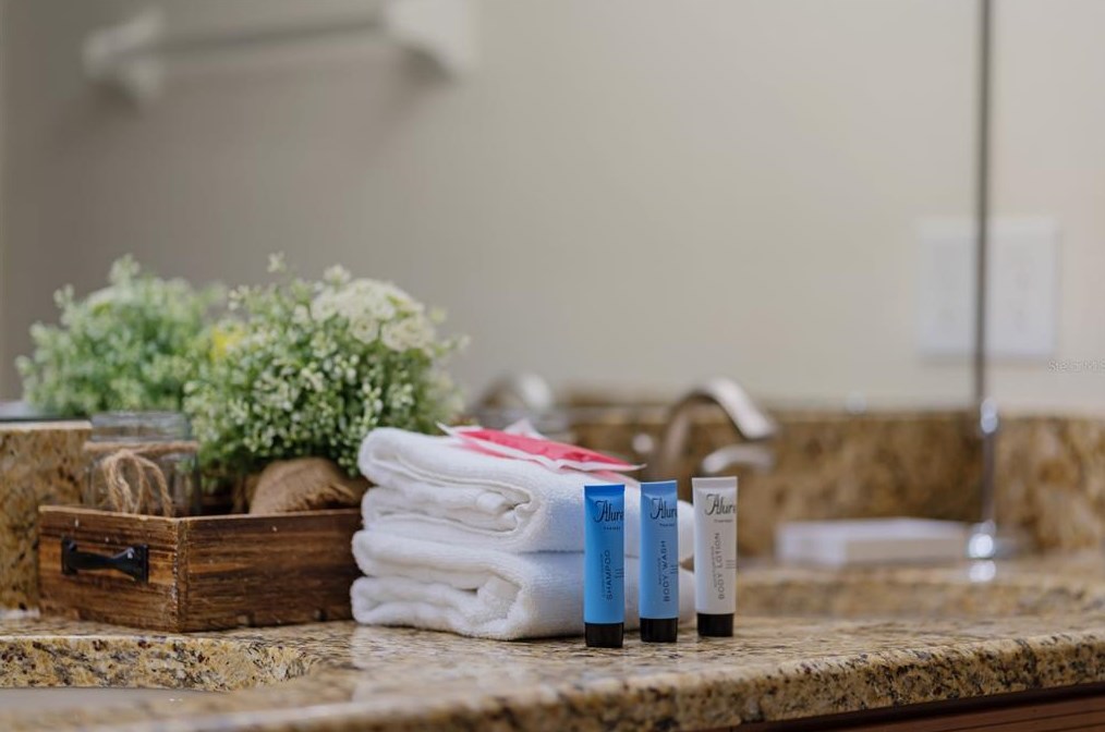 8927 Bismarck Palm Rd, Kissimmee FL 34747-1547 exterior