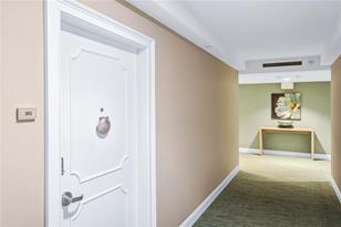 1212 Benjamin Franklin Dr, Sarasota, FL 34236 - Photo 2