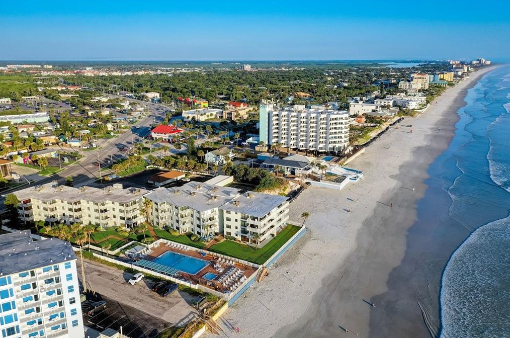 1571 S Atlantic Ave #204, New Smyrna, FL 32169
