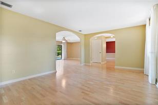 405 Oak Hill Dr - Photo 4
