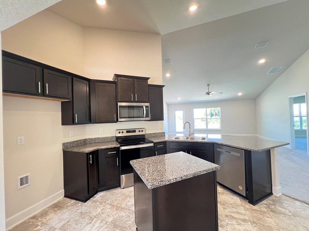 2026 Rio Grande Cyn Loop, Kissimmee FL 34759-5964 exterior