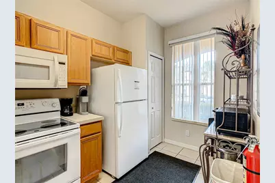 702 Calabria Ave, Davenport, FL 33897 - Photo 4