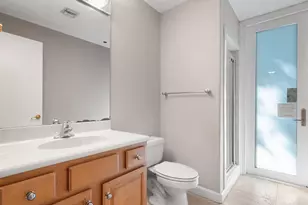 1110 W Ivanhoe Blvd, Orlando, FL 32804 - Photo 16