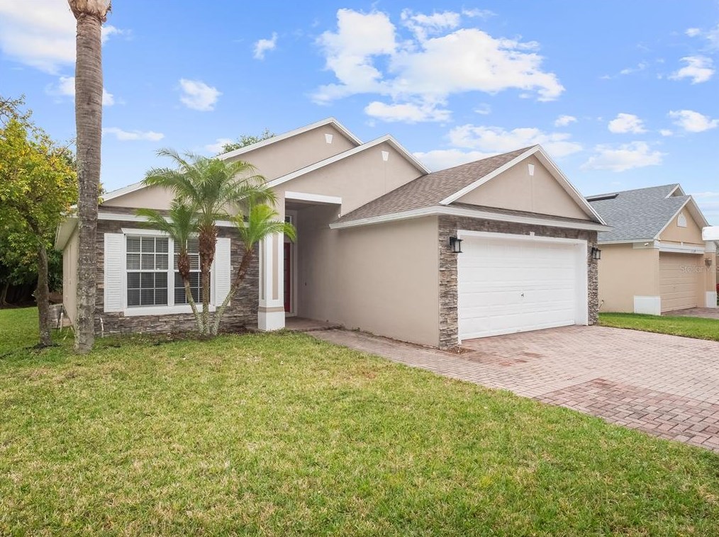 4537 Conroy Club Dr, Orlando FL  32835-2739 exterior