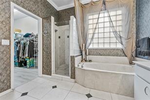 208 Wimbledon Cir - Photo 24