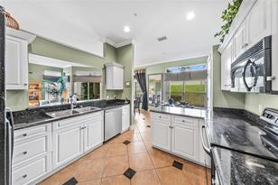 208 Wimbledon Cir - Photo 18