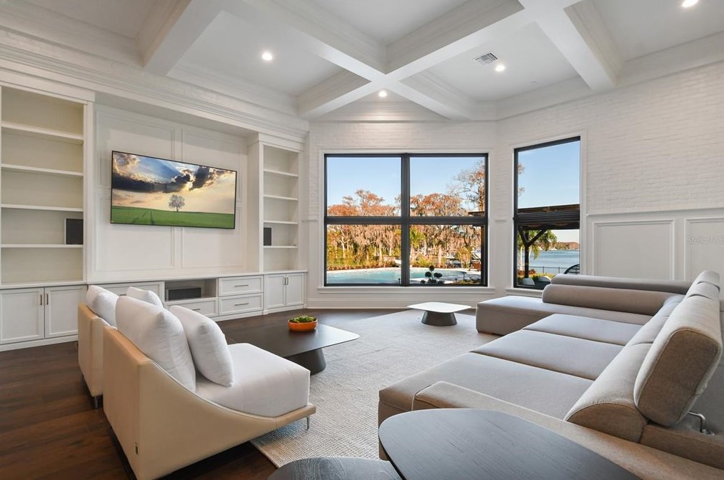 570 Manor Rd, Maitland FL  32751-5760 exterior