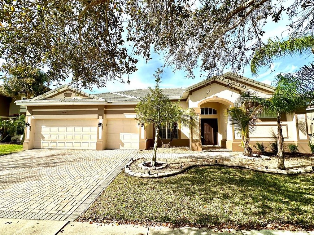 1910 Black Lake Blvd, Winter Garden FL  34787-4678 exterior